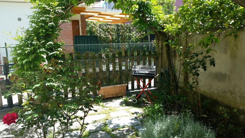 B&B Casa Di Claudia Marina Di Carrara Exterior photo